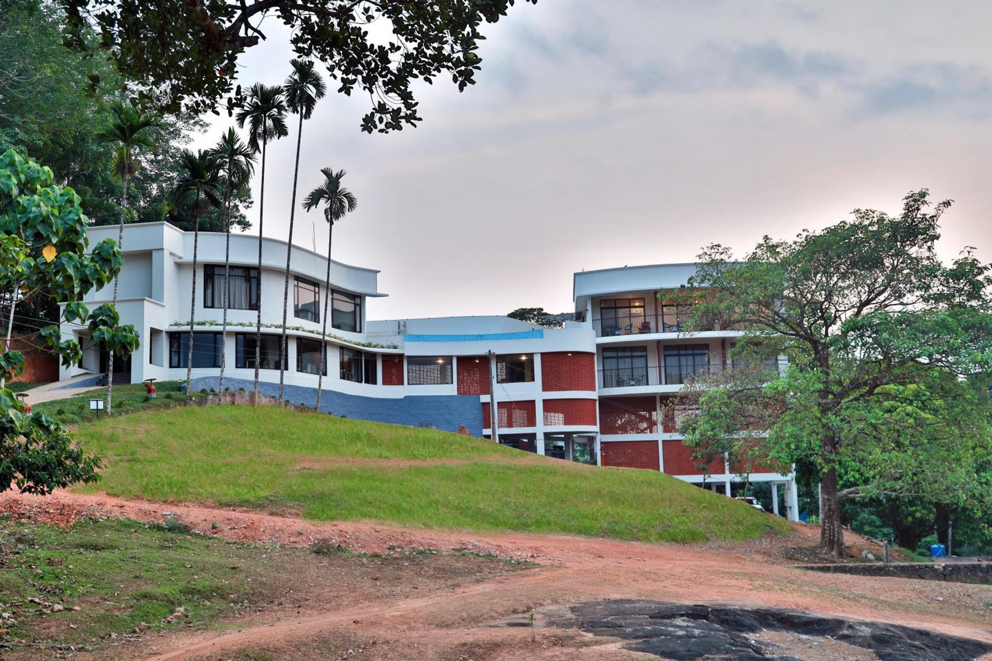 Serene Aqua Hills Kozhikode Hotell Mennanyam Eksteriør bilde