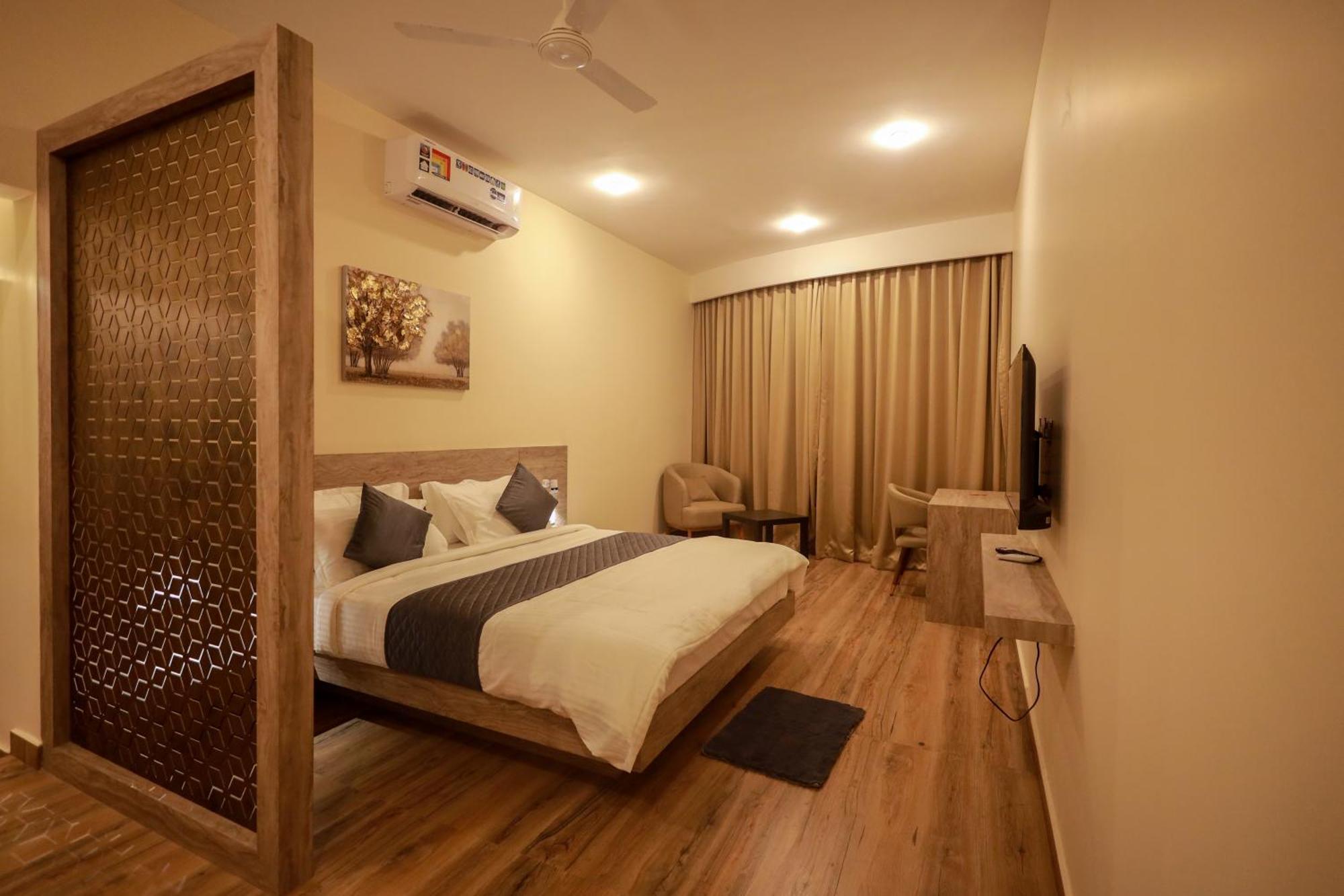 Serene Aqua Hills Kozhikode Hotell Mennanyam Eksteriør bilde
