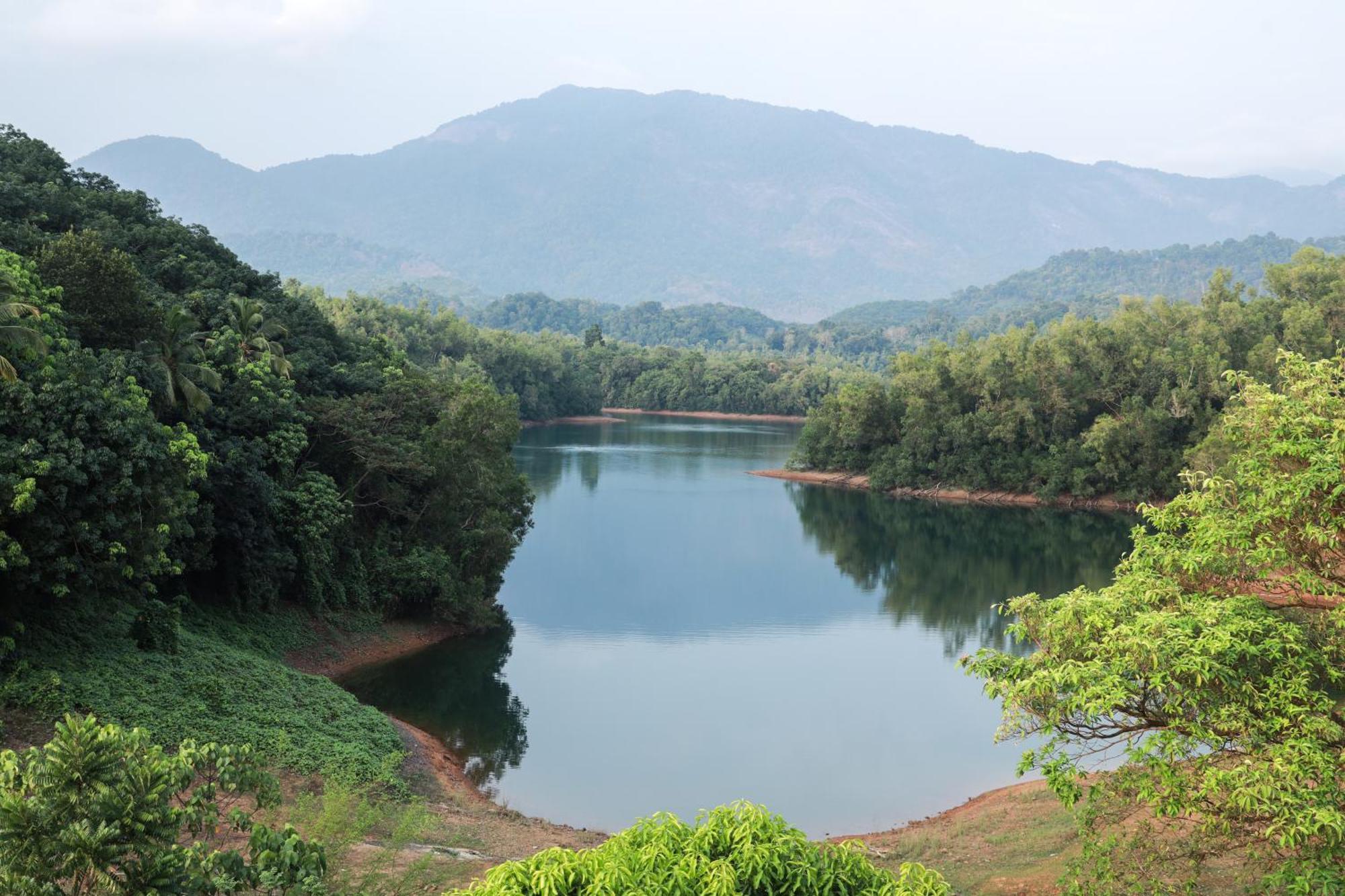 Serene Aqua Hills Kozhikode Hotell Mennanyam Eksteriør bilde